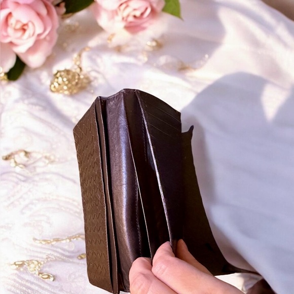 Bottega Veneta Intrecciato Dark Brown Leather Wallet - Picture 5 of 8